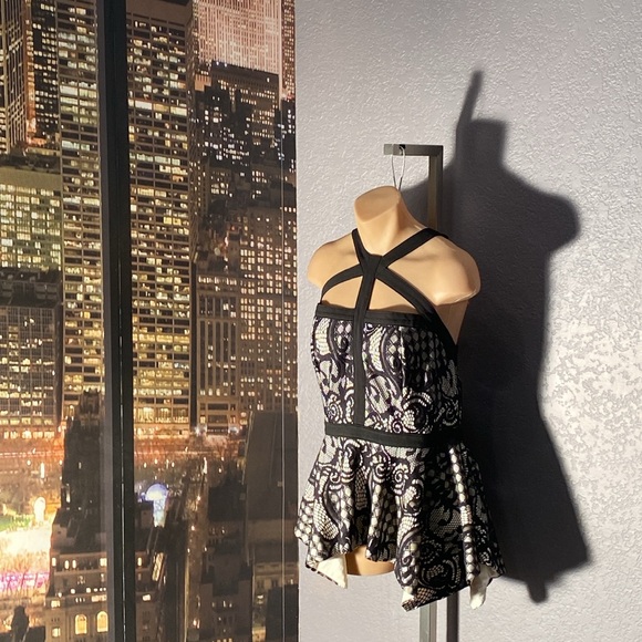 BEBE - NWT - tank: zip b/w lace halter bandaid handkerchief w peplum, lining - L - Picture 10 of 16